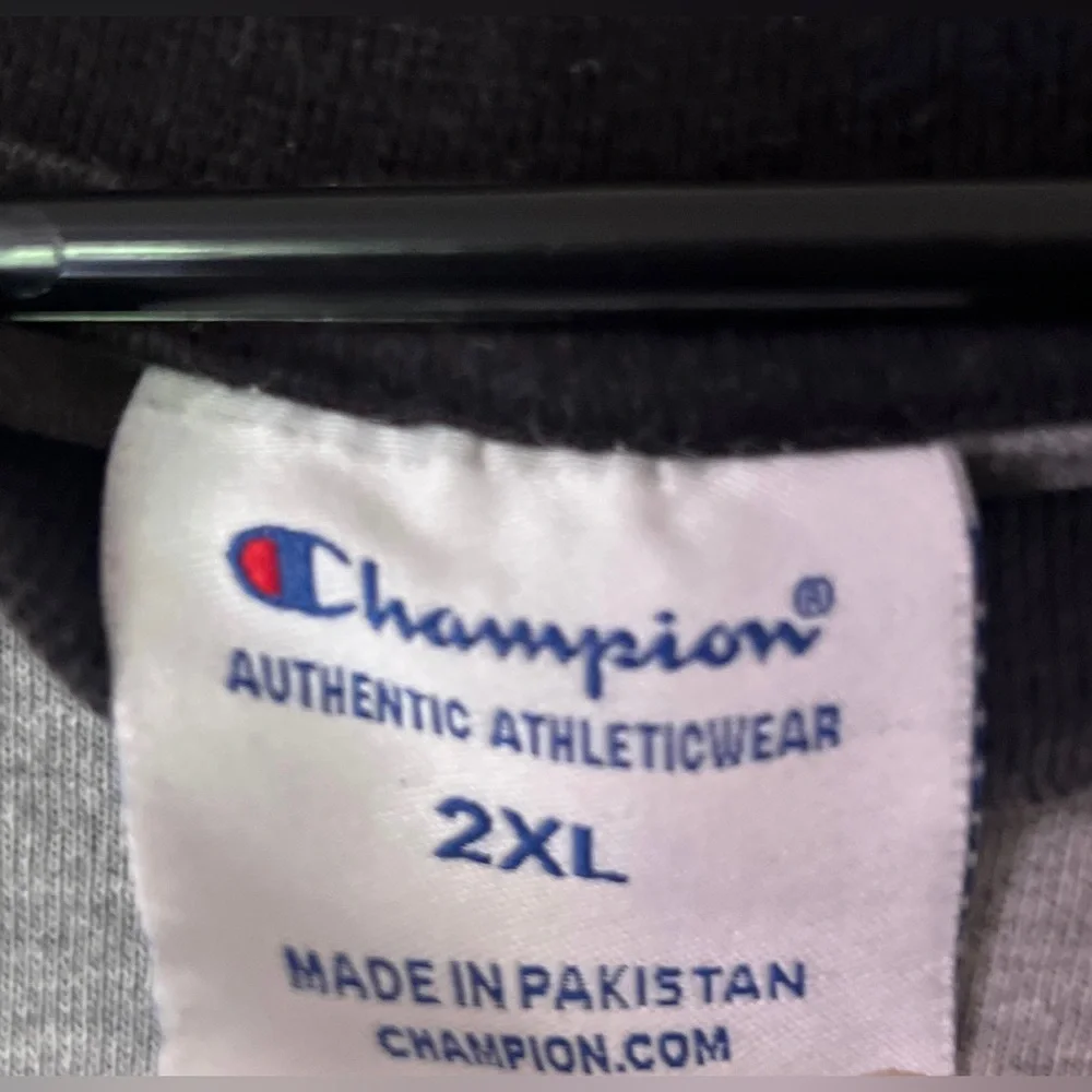 Men Champion T-shirt size 2xl - Picture 4 of 4